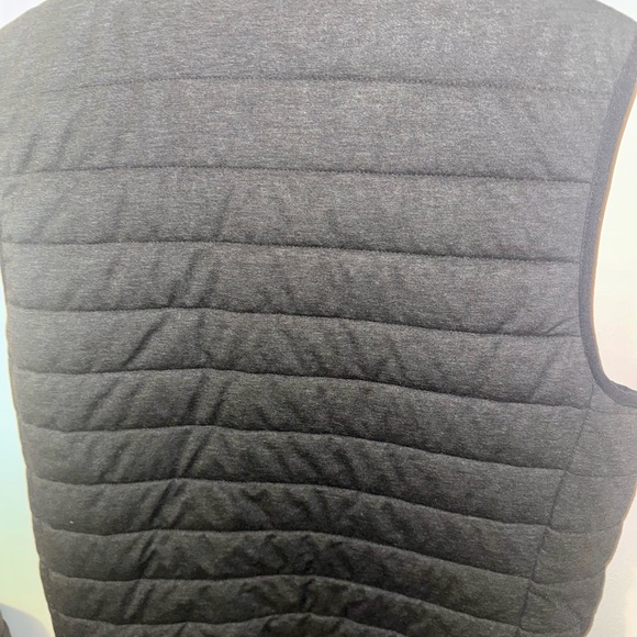Men's Quilted Black Vest - Picture 6 of 6